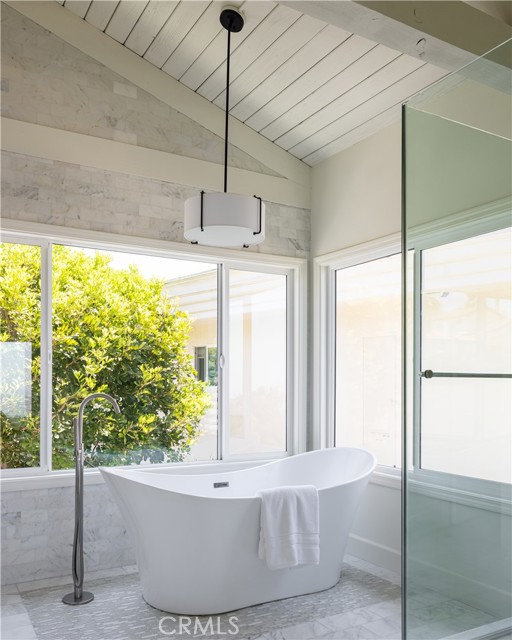 303 E Avenida Cordoba, San Clemente CA: https://media.crmls.org/medias/1ff6e1d4-f4d0-40ea-90ee-314bc7831b06.jpg