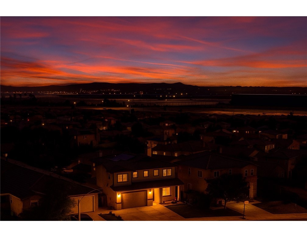 https://media.crmls.org/medias/1ff715a2-6368-424c-b276-ddc6acb507fe.jpg?preset=X-Large