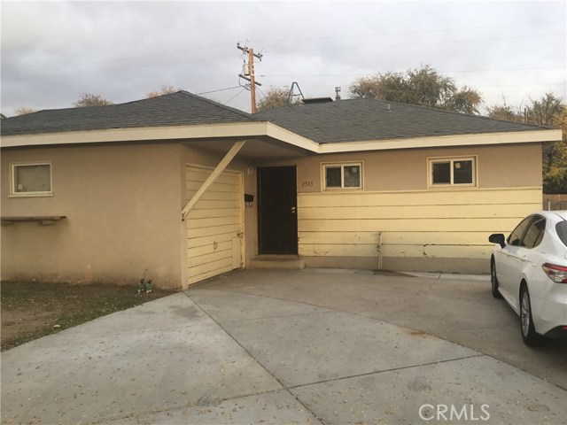 2385 Roxbury Dr, San Bernardino, CA 92404