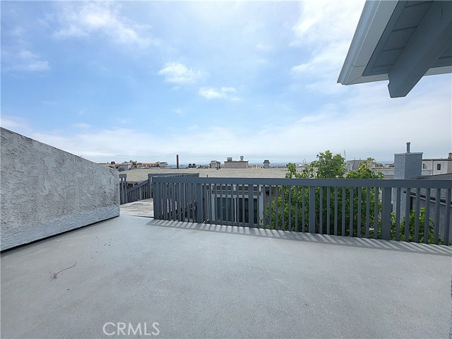 Detail Gallery Image 5 of 37 For 161 Monterey a,  Hermosa Beach,  CA 90254 - 3 Beds | 2/1 Baths