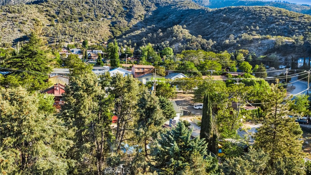 https://media.crmls.org/medias/1ff7f14f-f80d-48cf-8ec8-1d64b7e454a0.jpg?preset=X-Large