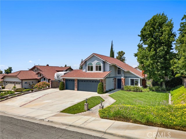 1251 Shakespeare Drive, Riverside CA: https://media.crmls.org/medias/1ff8bd9c-f7fb-40c1-bc72-027f9796bb99.jpg