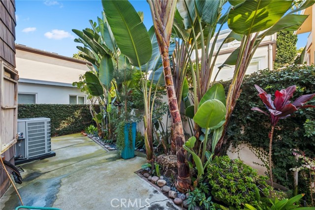 2616 Cove Street, Corona del Mar CA: https://media.crmls.org/medias/1ff929c7-fdb8-4225-aac8-229108c4703f.jpg