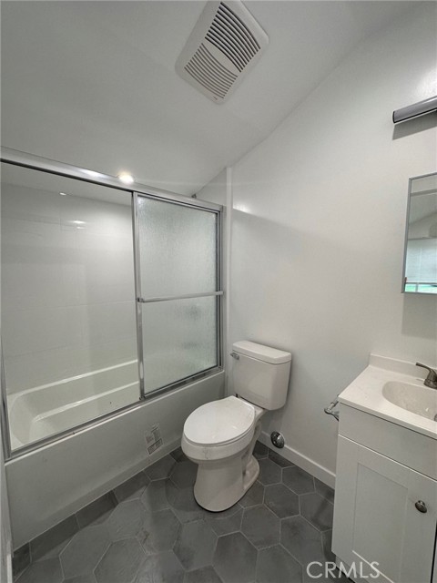 Detail Gallery Image 10 of 13 For 7016 Bertrand Ave, Reseda,  CA 91335 - 1 Beds | 1 Baths