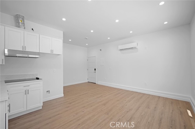 10943 Nassau Avenue, Sunland CA: https://media.crmls.org/medias/1ff96ee4-eeb9-475f-aab5-543cb06b6666.jpg