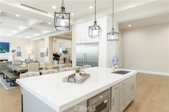Detail Gallery Image 10 of 30 For 10178 Lightbreeze Cir, Huntington Beach,  CA 92646 - 5 Beds | 5 Baths