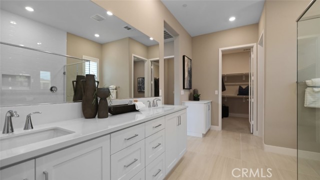 Detail Gallery Image 14 of 31 For 29634 Paseo Capilla, Valencia,  CA 91354 - 3 Beds | 3/1 Baths