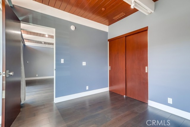 6715 E Ocean Boulevard, Long Beach CA: https://media.crmls.org/medias/1ffa3e76-c41c-4e37-bbf6-05b5e877224d.jpg