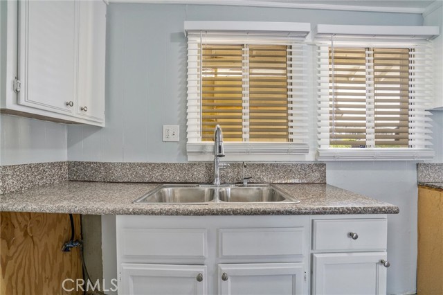 Detail Gallery Image 4 of 22 For 15024 Grevillea Ave, Lawndale,  CA 90260 - 2 Beds | 1 Baths