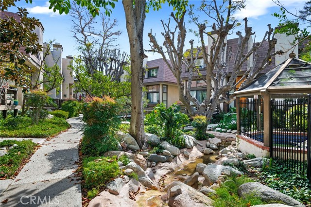 9000 Vanalden Avenue, Northridge CA: https://media.crmls.org/medias/1ffac78e-90c0-4689-b794-29ffe04af3ad.jpg