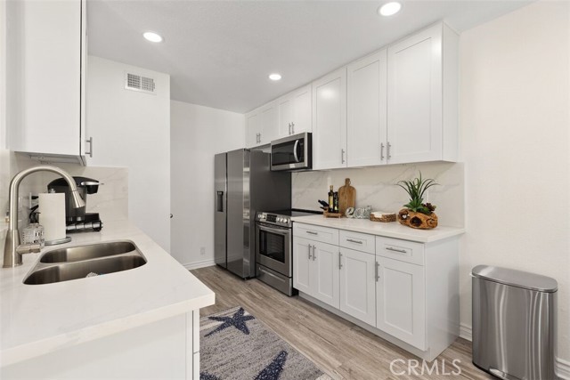 Detail Gallery Image 2 of 30 For 24122 Paseo Corona, Dana Point,  CA 92629 - 2 Beds | 2 Baths