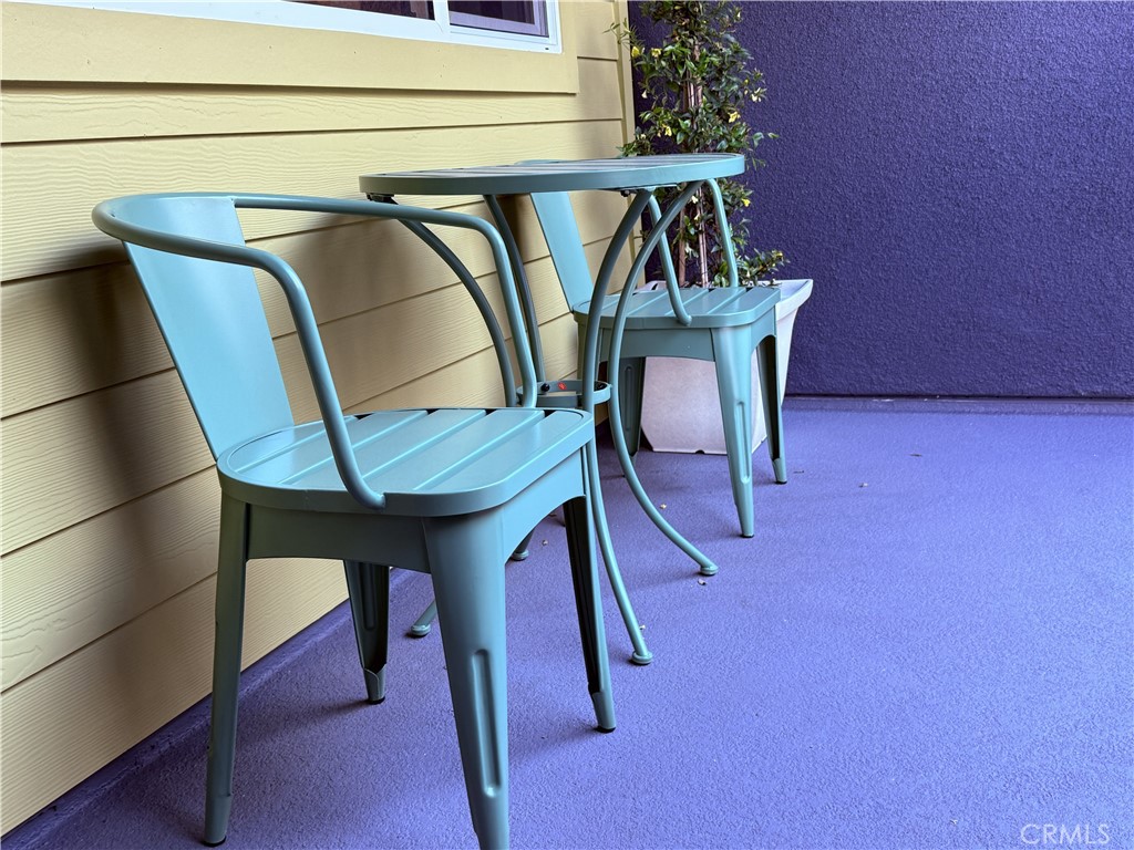 https://media.crmls.org/medias/1ffaedd6-a3b2-4ba0-90b1-489b3e743671.jpg?preset=X-Large