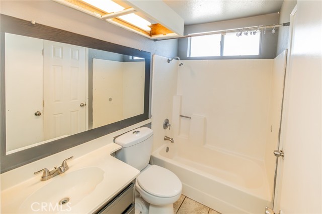 Detail Gallery Image 21 of 41 For 11327 Oakwood Dr, Fontana,  CA 92337 - 3 Beds | 2/1 Baths