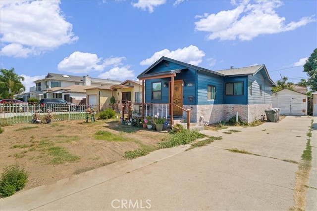 Detail Gallery Image 2 of 27 For 4026 Josephine St, Lynwood,  CA 90262 - 3 Beds | 1 Baths