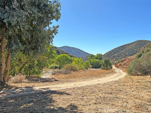 Detail Gallery Image 22 of 43 For 42930 Lake Hughes Rd, Lake Hughes,  CA 93532 - 5 Beds | 4 Baths