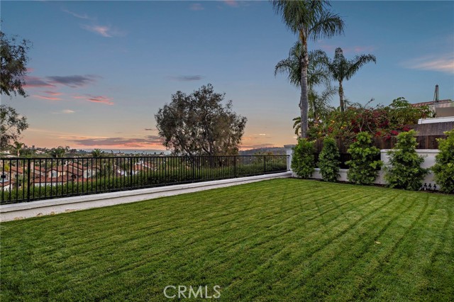 10 Novilla, Laguna Niguel CA: https://media.crmls.org/medias/1ffb8e58-78e0-4dd9-992a-df33f5d2cba9.jpg