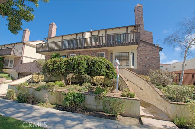 240 Broadway, Redondo Beach, California 90277, 3 Bedrooms Bedrooms, ,1 BathroomBathrooms,Residential,Sold,Broadway,SB17033928