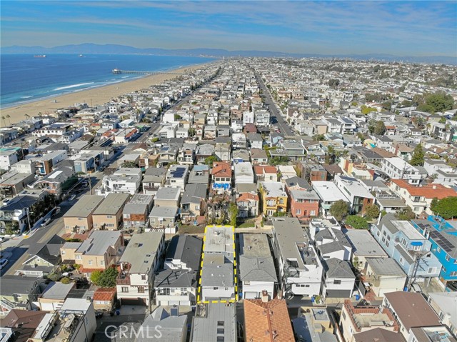 230 30th Street, Hermosa Beach, California 90254, 5 Bedrooms Bedrooms, ,3 BathroomsBathrooms,Residential,Sold,30th,SB22001152