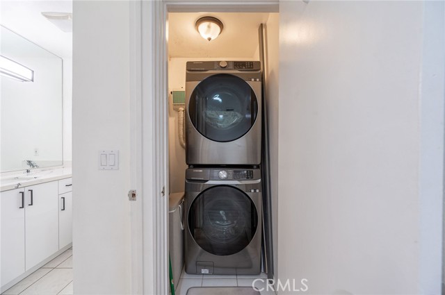 Detail Gallery Image 15 of 54 For 121 Sinclair Ave #207,  Glendale,  CA 91206 - 2 Beds | 2 Baths