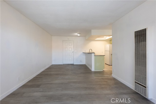 327 Chestnut Avenue, Long Beach CA: https://media.crmls.org/medias/1ffc372a-a1e3-466c-ab30-6c9f071cf611.jpg