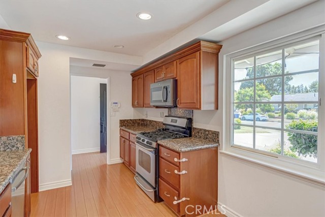 16333 Hiawatha Street photo 6