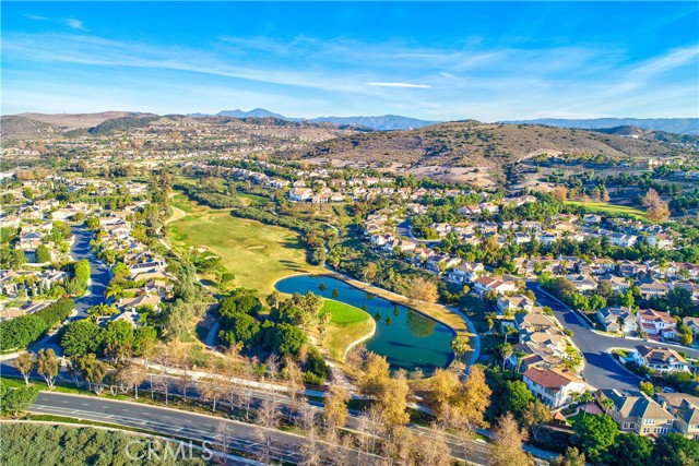33 Via Armilla, San Clemente CA: https://media.crmls.org/medias/1ffd3b11-c361-43fe-af6b-1be4ed62896f.jpg
