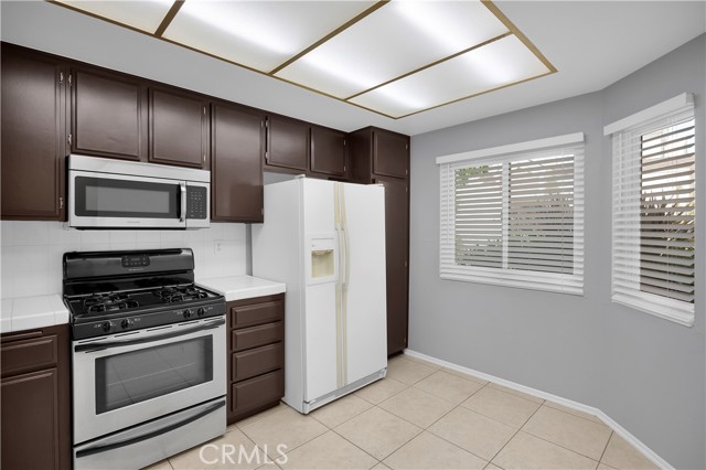 Detail Gallery Image 12 of 27 For 3845 Farquhar Ave #115,  Los Alamitos,  CA 90720 - 2 Beds | 2 Baths