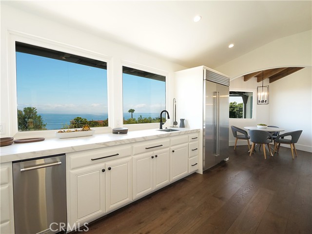 Detail Gallery Image 16 of 53 For 32524 Seacliff Dr, Rancho Palos Verdes,  CA 90275 - 5 Beds | 4/1 Baths