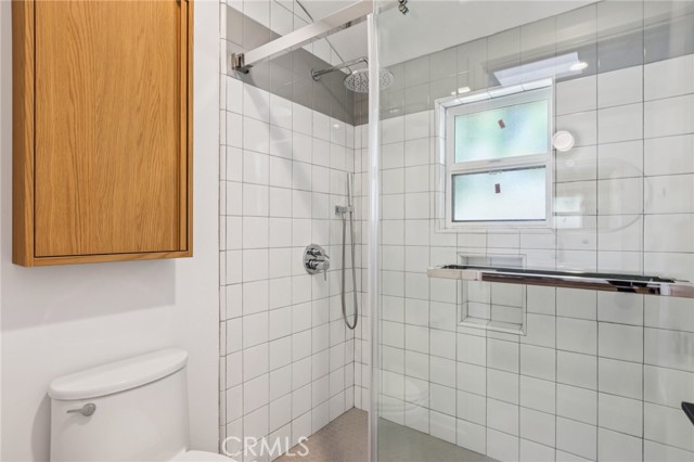 6950 Beckett Street, Tujunga CA: https://media.crmls.org/medias/1ffeaff7-691e-4ab2-bb58-318afded79ff.jpg