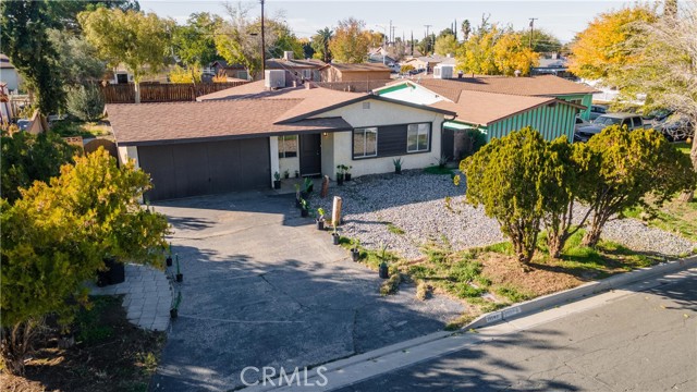 Detail Gallery Image 2 of 32 For 39543 Armfield Ave, Palmdale,  CA 93551 - 3 Beds | 2 Baths