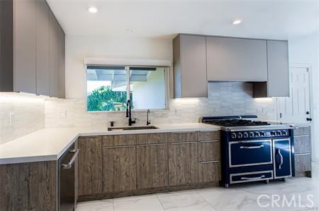 Detail Gallery Image 5 of 20 For 3445 Caribeth Drive, Encino,  CA 91436 - 4 Beds | 3 Baths