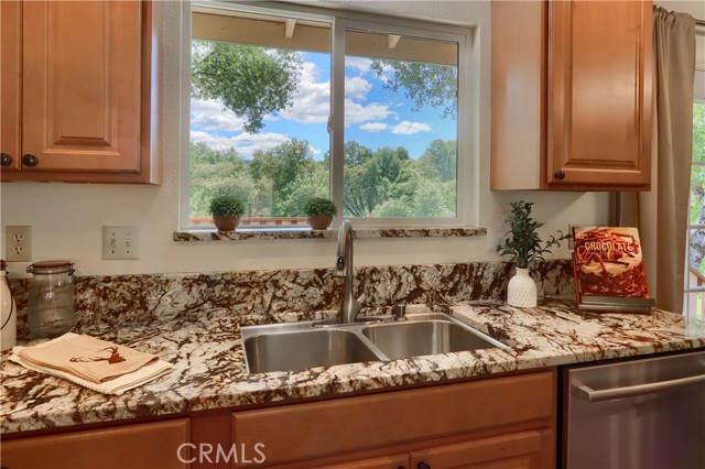 Detail Gallery Image 13 of 49 For 51864 Mountain Quail Pl, Oakhurst,  CA 93644 - 3 Beds | 2 Baths