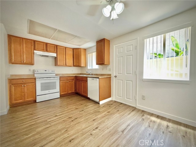 2225 N Broadway, Santa Ana CA: https://media.crmls.org/medias/2001bbc5-1cbc-4588-bb44-2be51c70b118.jpg