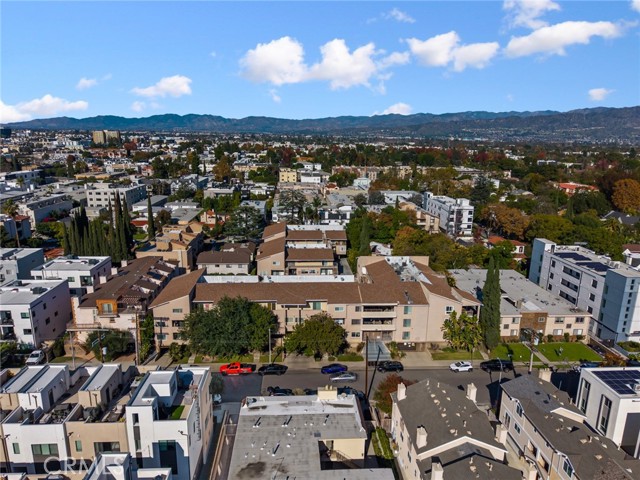 Detail Gallery Image 18 of 21 For 10757 Hortense #307,  North Hollywood,  CA 91602 - 3 Beds | 2/1 Baths
