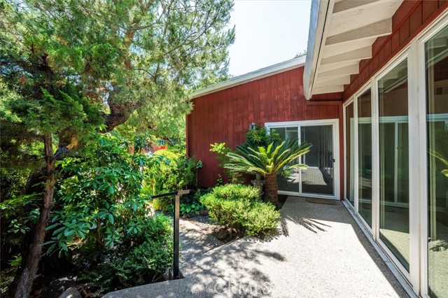 3288 Velma Drive, Los Angeles CA: https://media.crmls.org/medias/2002d126-8bd9-4714-ae3f-c47ed94acae9.jpg