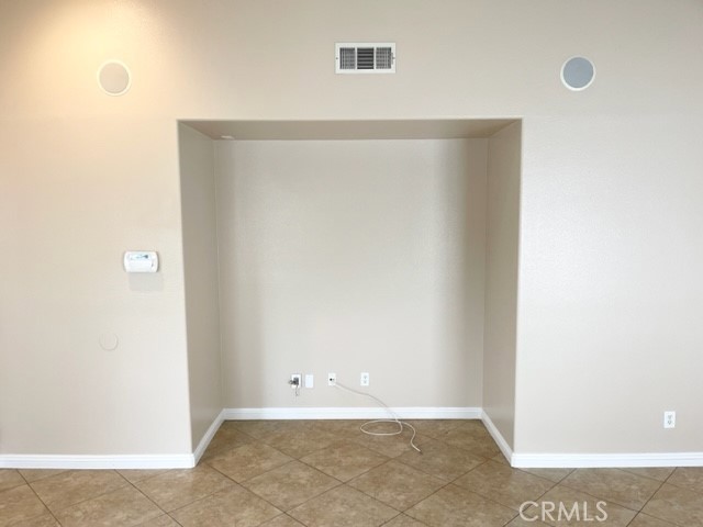 https://media.crmls.org/medias/20032bee-1b38-4d1a-b507-288a5a128fb2.jpg?preset=X-Large