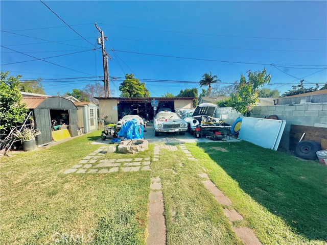 1704 64th Street, Long Beach, California 90805, 2 Bedrooms Bedrooms, ,1 BathroomBathrooms,Single Family Residence,For Sale,64th,DW24130706