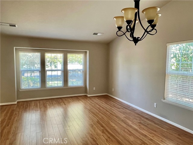 Detail Gallery Image 6 of 26 For 1232 El Portal Dr, Merced,  CA 95340 - 4 Beds | 2 Baths