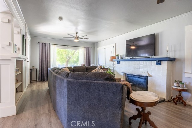 Detail Gallery Image 13 of 48 For 3463 E Kerckhoff, Fresno,  CA 93702 - 4 Beds | 2 Baths