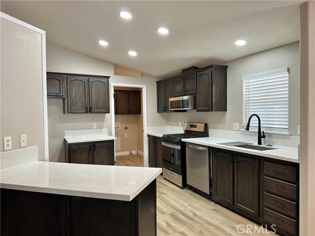 Detail Gallery Image 15 of 44 For 20843 Waalew Rd #C104,  Apple Valley,  CA 92307 - 3 Beds | 2 Baths