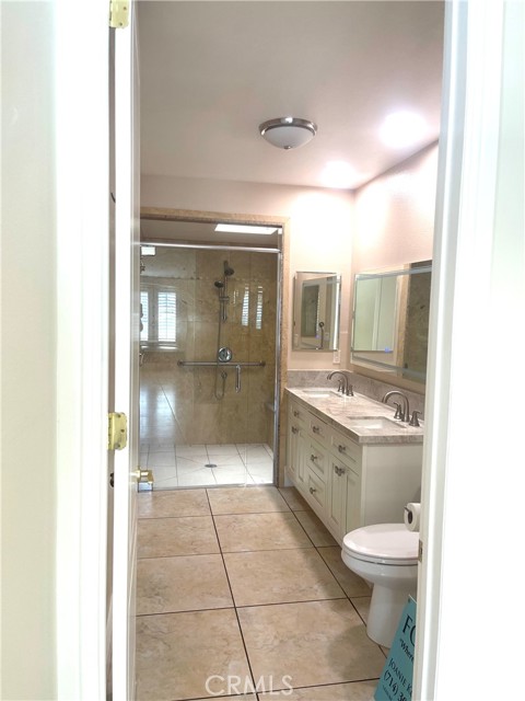 1060 Foxburg Road, Seal Beach CA: https://media.crmls.org/medias/20067ed8-8fc0-4fcc-a583-ea9997b808ae.jpg