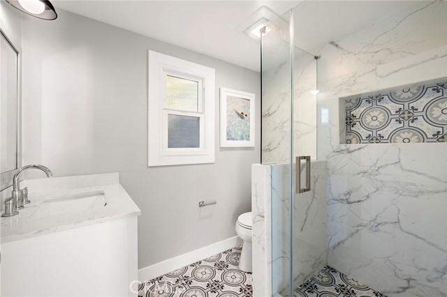 Detail Gallery Image 10 of 21 For 226 Chiquita #UPPER,  Laguna Beach,  CA 92651 - 1 Beds | 1 Baths