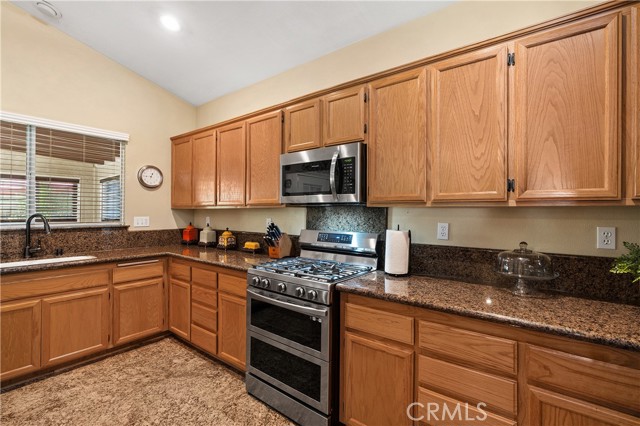 22701 Hannah Court, Corona CA: https://media.crmls.org/medias/20076b8f-b343-4e88-a150-dc58c1d34c4e.jpg