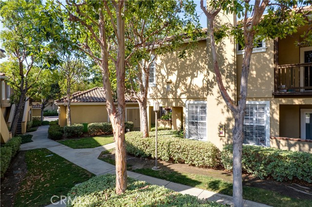 234 Gallery Way, Tustin CA: https://media.crmls.org/medias/20078058-21c7-40c4-b148-53d95a3a9eeb.jpg