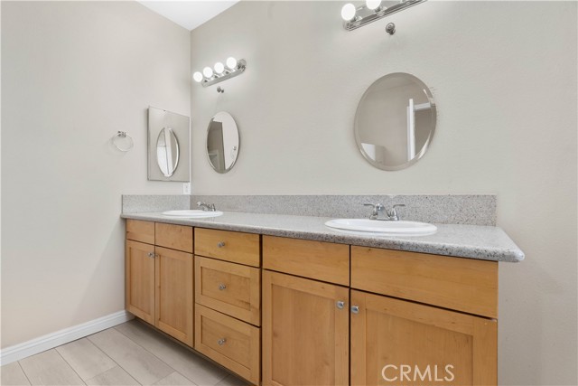 6953 Sierra Avenue, Fontana CA: https://media.crmls.org/medias/200789a3-11c0-4ed6-a498-02b1a2e90b71.jpg