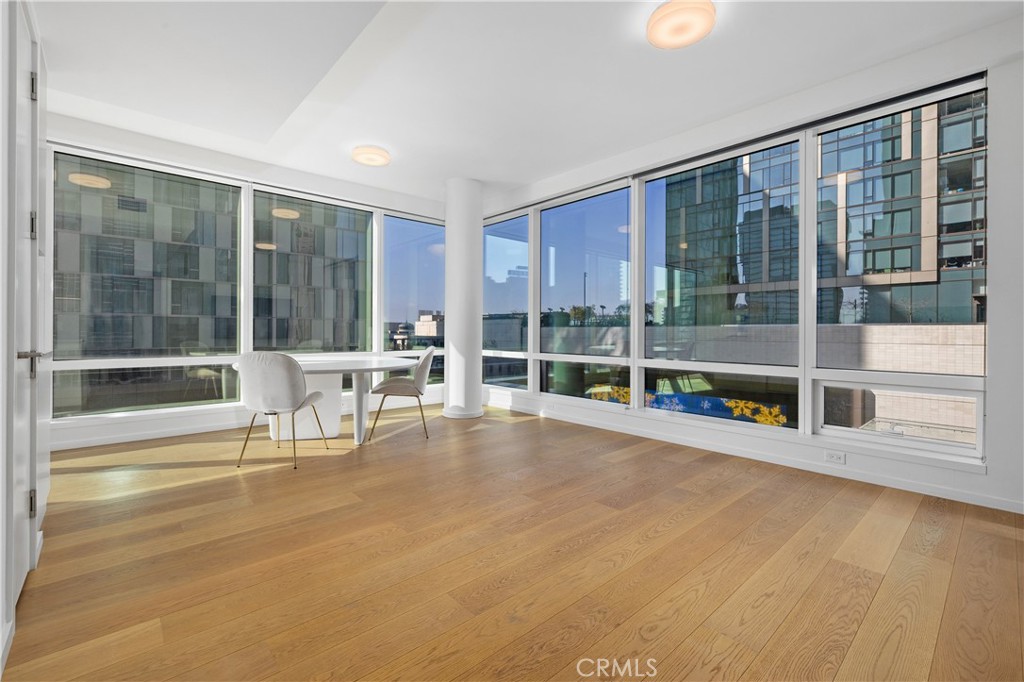 877 Francisco Street #728