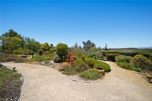 225 Broken Arrow Road, Nipomo CA: https://media.crmls.org/medias/20086df0-194b-4b61-b63c-7715fee0f28a.jpg