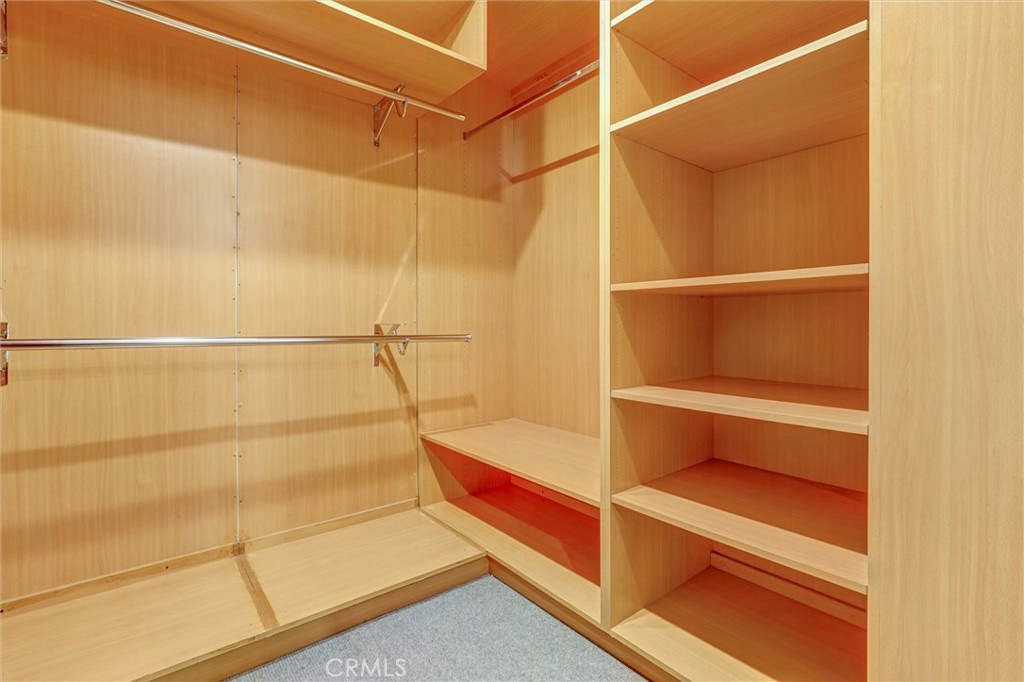 https://media.crmls.org/medias/200a390a-f69c-45f6-8e5f-98076a934851.jpg?preset=X-Large