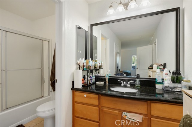 Detail Gallery Image 9 of 14 For 1345 Cabrillo Park Dr #Q02,  Santa Ana,  CA 92701 - 1 Beds | 1 Baths