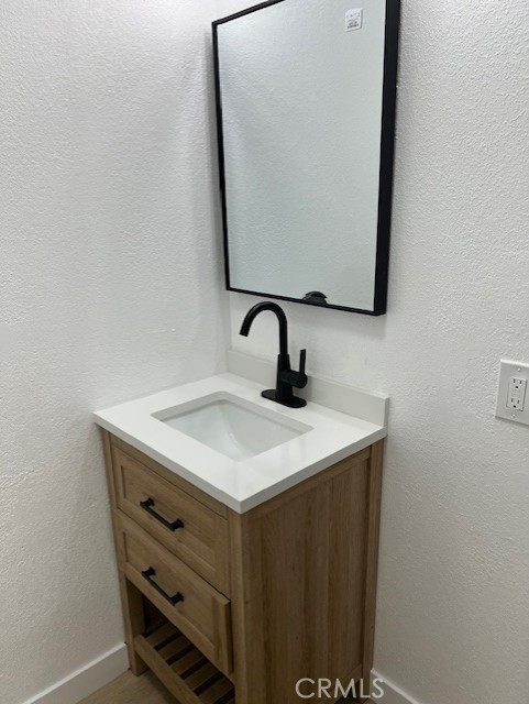 https://media.crmls.org/medias/200b7b7c-3dde-4def-b9be-dfbb51e766b7.jpg?preset=X-Large